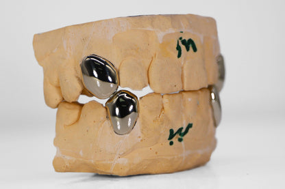 Gold Fangs Grillz