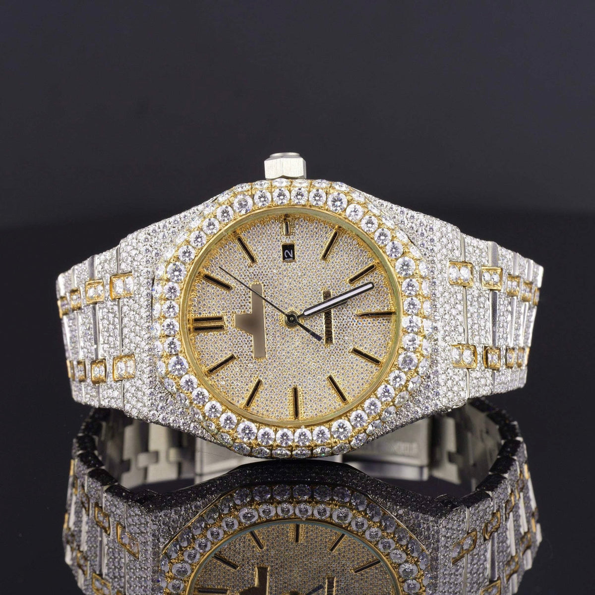 Elegant Iced Out Sapphire Crystal Glass Moissanite Watch for Men
